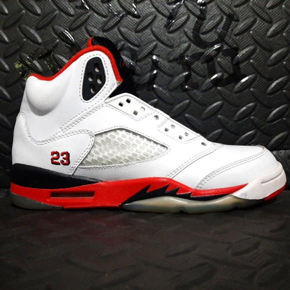 Jordan 5 Retro Fire Red Black Tongue (2013) (GS) size 4.5y - Picture 1 of 10